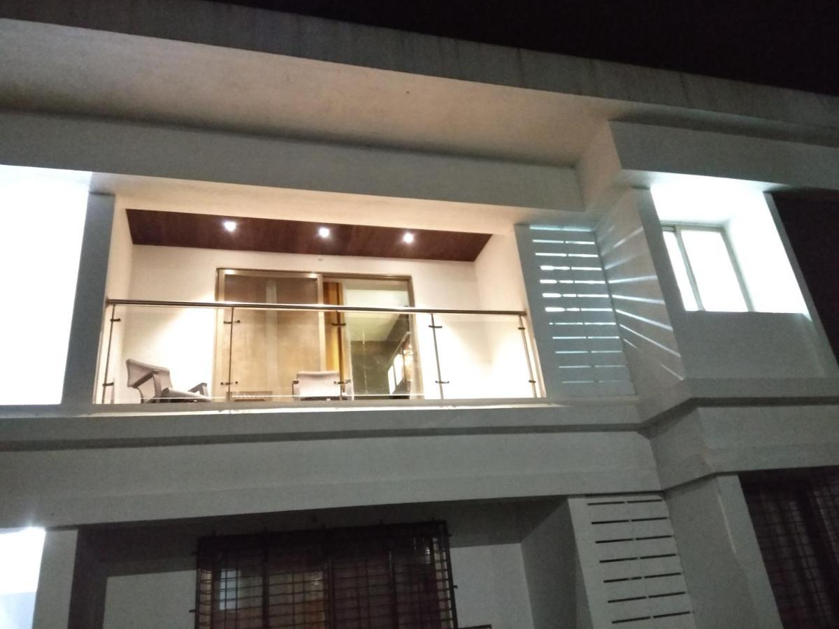 Parishreya Holiday Home 로나발라 외부 사진