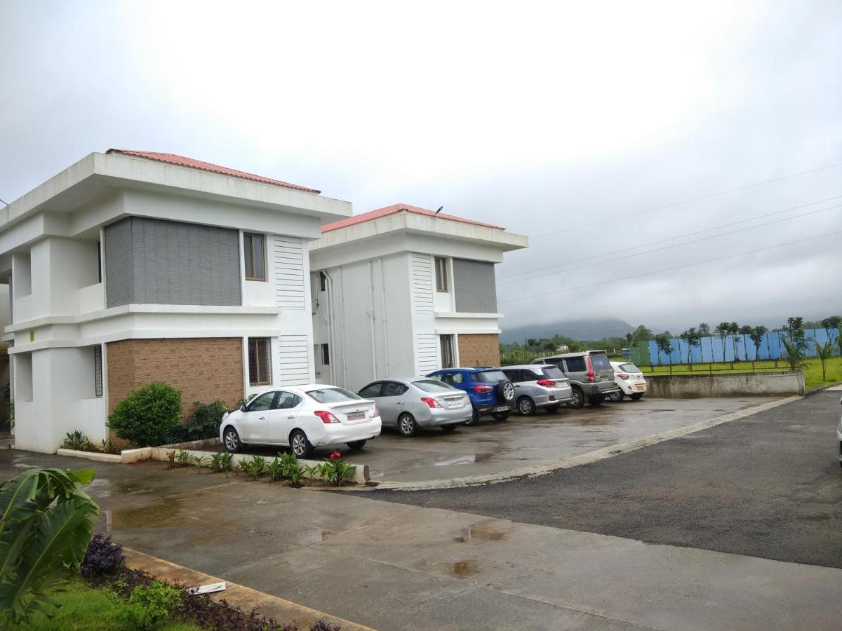 Parishreya Holiday Home 로나발라 외부 사진